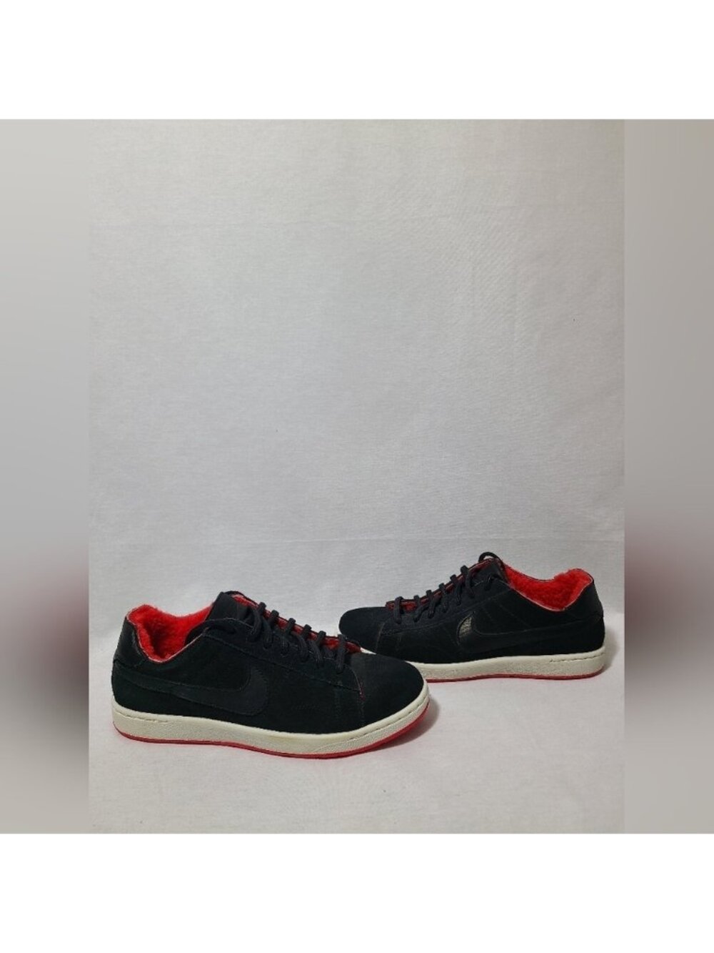 Nike Women's Tennis Classic Ultra Premium Black Red Shoes 749647-005 SZ 6.5